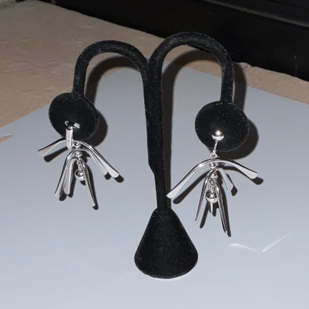 Avon Windchimes 1972 Silver Toned Metal Clip On Earrings Vintage Artistic